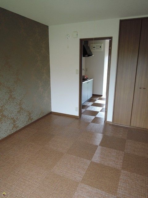Renovated Asian-Themed 1K Apartment for Rent in Myoko City - Thumbnail 3