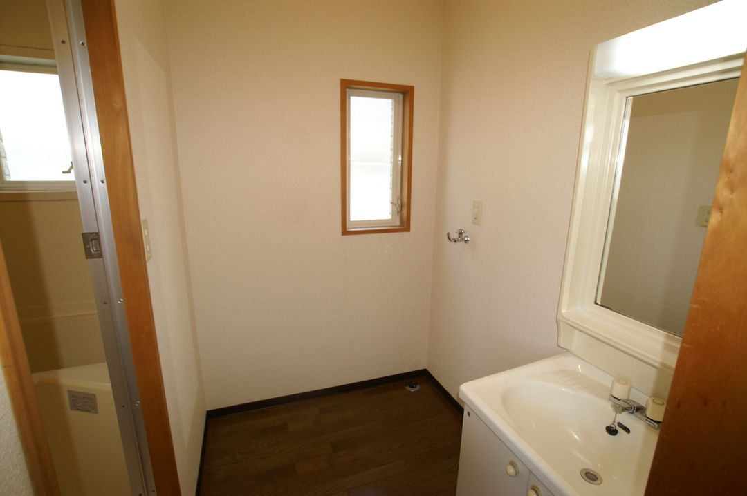 Aoi-shi Heights D-Gō 2DK Apartment for Rent in Nagaoka - Thumbnail 4
