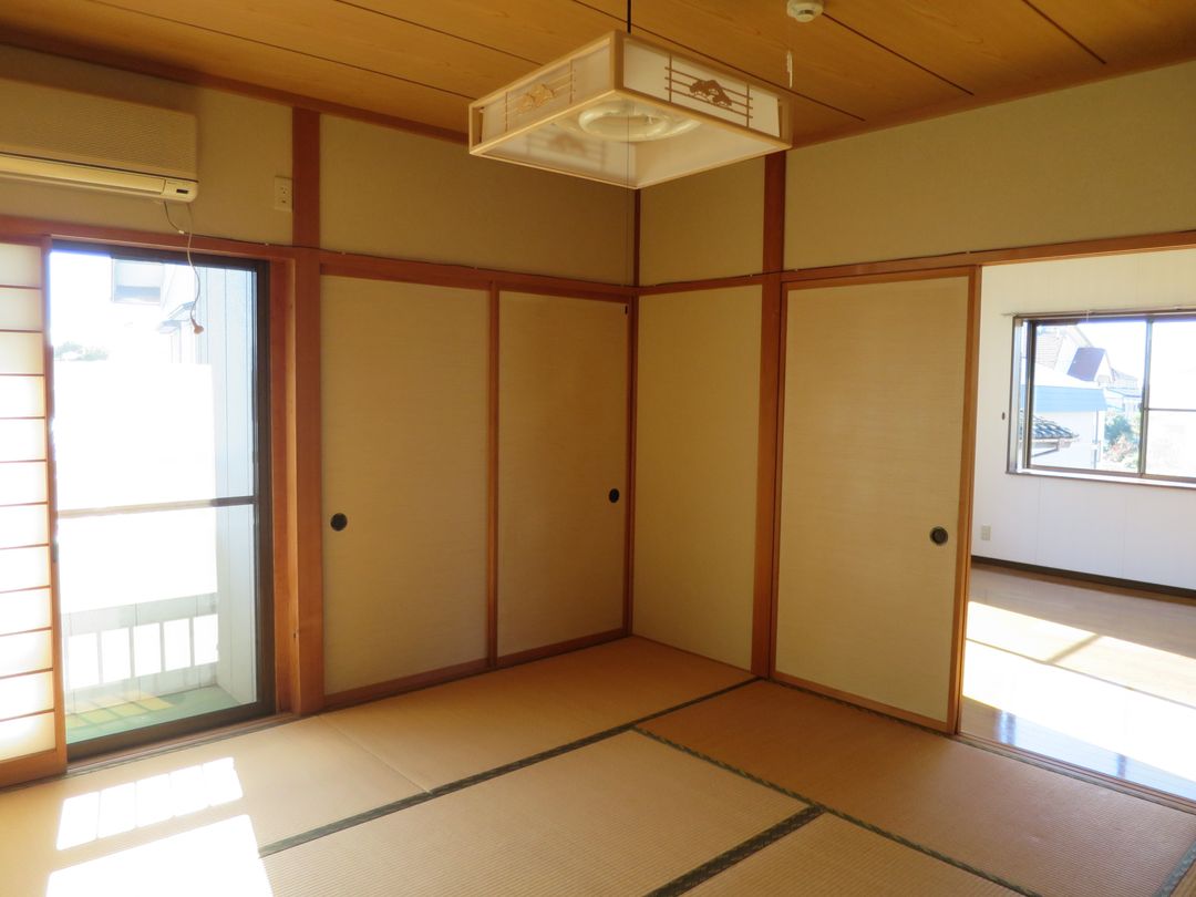 2DK Apartment for Rent in Nagaoka with 2 Parking Spaces - Thumbnail 3