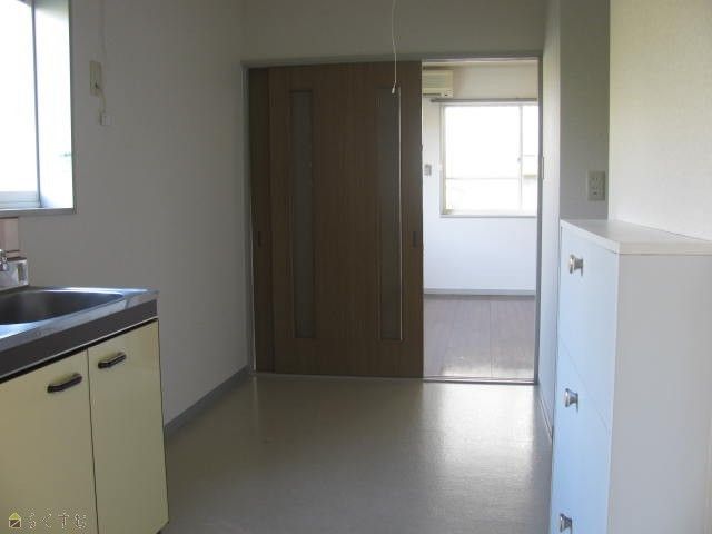 1K Apartment for Rent in Nagaoka, Niigata - Cope Riverside 103 - Thumbnail 2