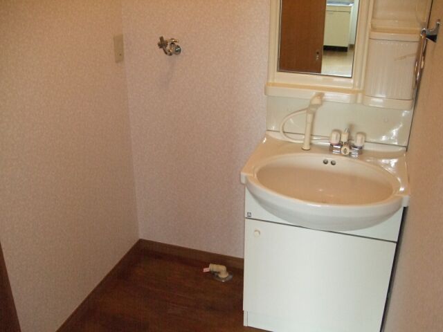 2DK Apartment for Rent in Nagaoka, Niigata - Street Hanazono - Thumbnail 2