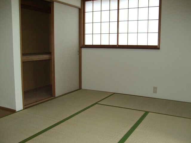 2DK Apartment for Rent in Nagaoka, Niigata - Street Hanazono - Thumbnail 4