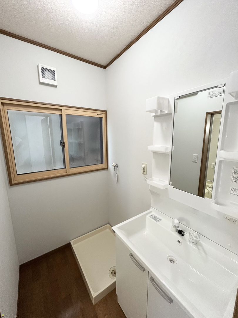 Renovated 2LDK Maisonette Apartment for Rent in Nagaoka - Thumbnail 4
