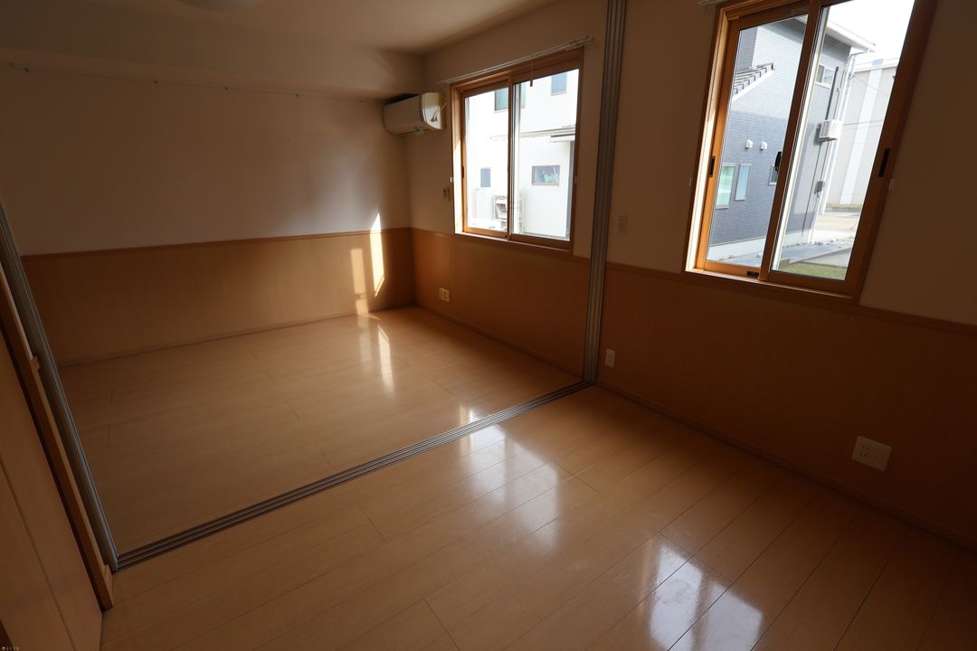 Soleil 1LDK Apartment for Rent in Mitsuke, Niigata - Thumbnail 2