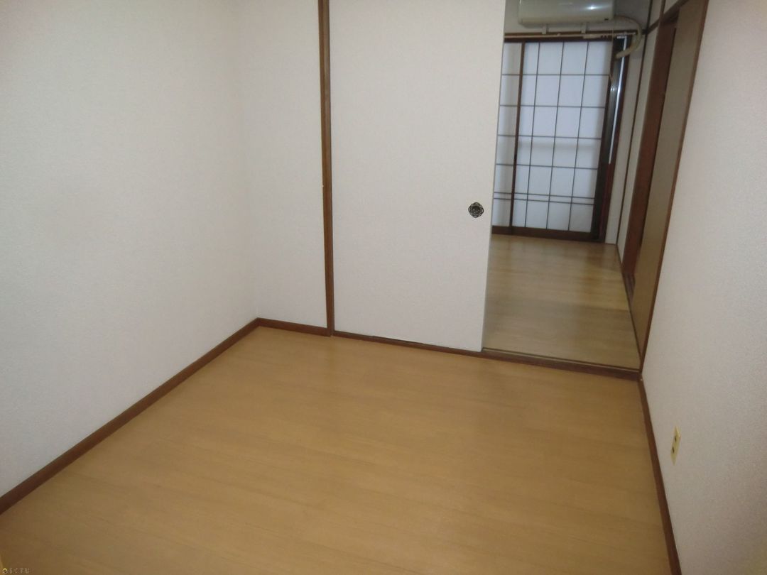 Renovated 3DK Apartment for Rent in Mitsuke, Niigata - Thumbnail 3