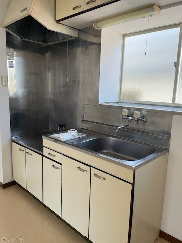 Rent 2DK Apartment in Mitsuke Niigata with Parking & City Gas - Thumbnail 3