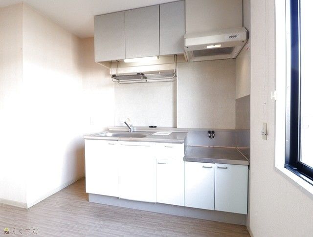 Royal House 102: 2DK Apartment for Rent in Nagaoka, Niigata - Thumbnail 2