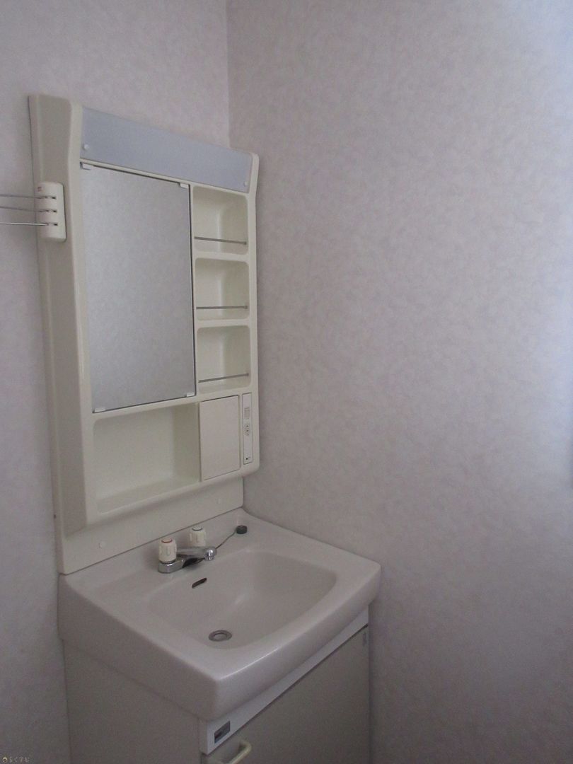 1K Apartment for Rent in Joetsu, Niigata - No Key Money - Thumbnail 4