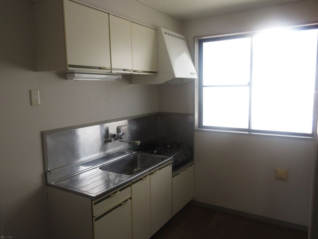 1K Apartment for Rent in Joetsu, Niigata - No Key Money - Thumbnail 2