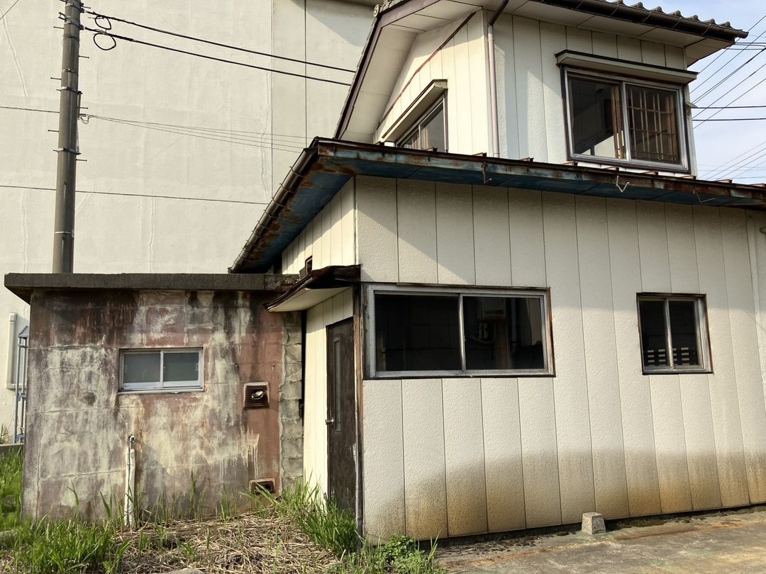 Bike Garage Jooka Apartment for Rent in Nagaoka, Niigata - Thumbnail 2