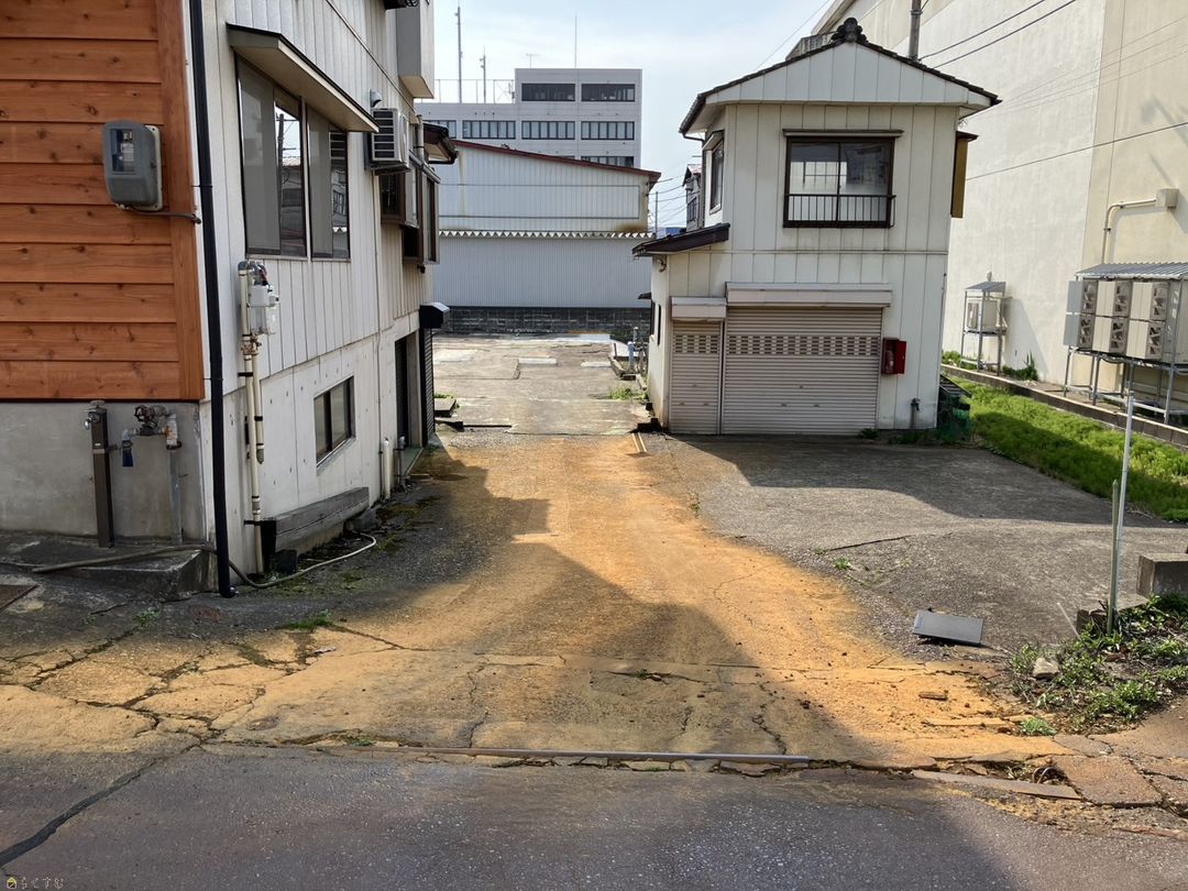 Bike Garage Jooka Apartment for Rent in Nagaoka, Niigata - Thumbnail 4