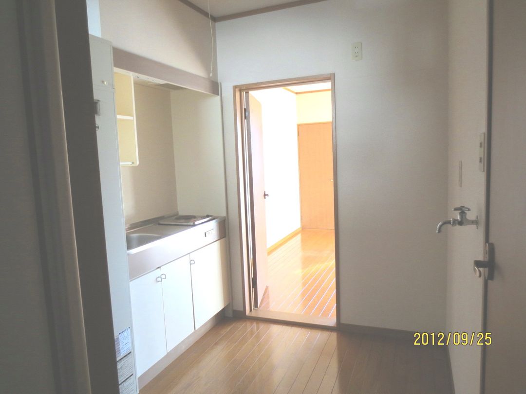 1K Apartment for Rent in Nagaoka, Niigata - Near Bus Stop - Thumbnail 4
