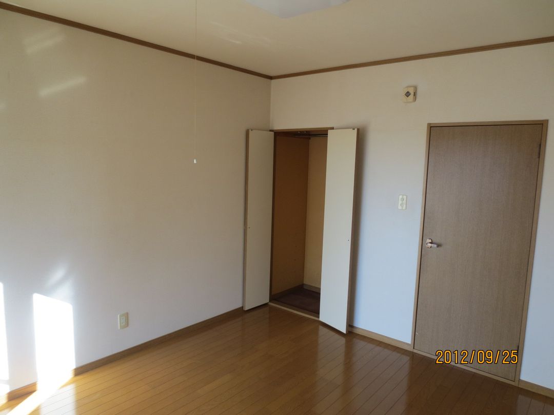 1K Apartment for Rent in Nagaoka, Niigata - Near Bus Stop - Thumbnail 2