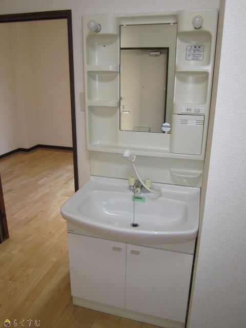 1K Apartment for Rent in Joetsu, Niigata - Mansion Rukino - Thumbnail 4