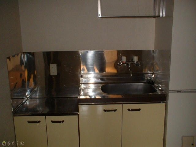 1K Apartment for Rent in Kashiwazaki, Niigata - 30,000 Yen - Thumbnail 3