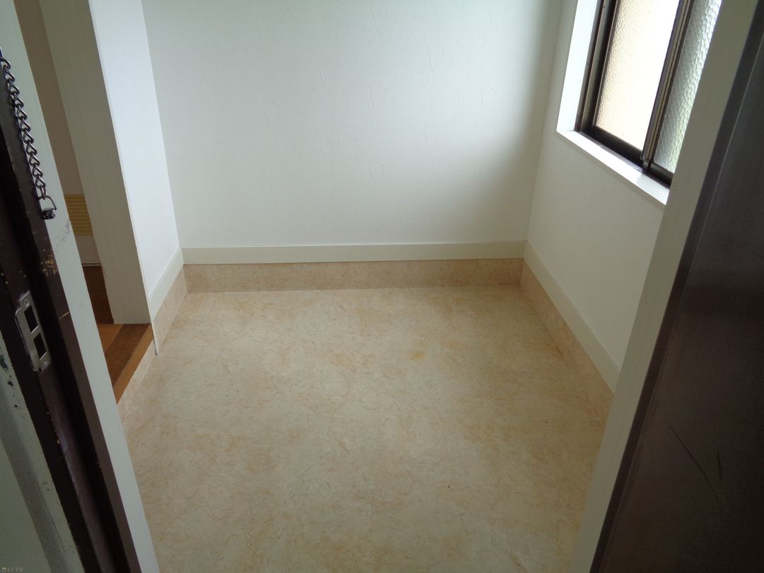 Riverside 2LDK Apartment for Rent in Nagaoka, Niigata - Thumbnail 2