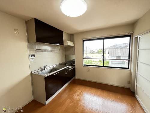 Rent 2DK Apartment in Mitsuke, Niigata - Maison Fleur B - Thumbnail 2