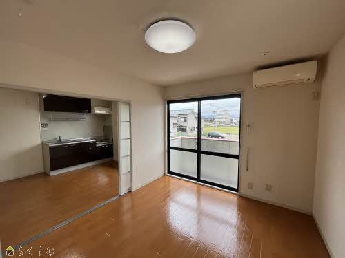 Rent 2DK Apartment in Mitsuke, Niigata - Maison Fleur B - Thumbnail 3