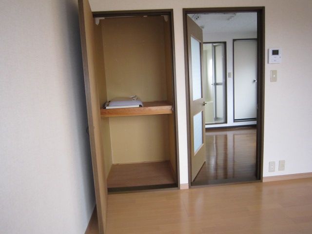 1DK Apartment for Rent in Kashiwazaki, Niigata - 46,000 Yen - Thumbnail 3