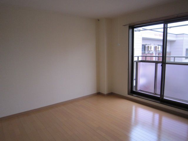1DK Apartment for Rent in Kashiwazaki, Niigata - 46,000 Yen - Thumbnail 2
