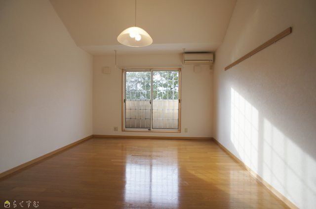Pastoral Coco 2LDK Maisonette Apartment for Rent in Kashiwazaki - Thumbnail 4