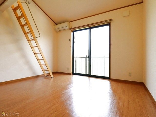 1K Apartment for Rent in Nagaoka, Niigata with Loft & Parking - Thumbnail 2