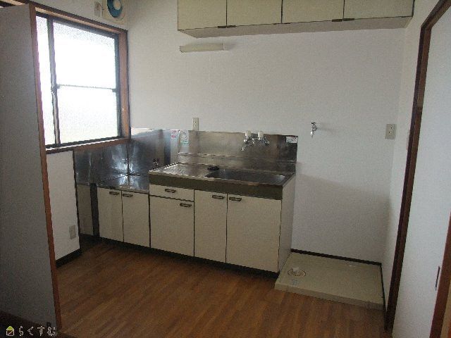 2DK Apartment for Rent in Kashiwazaki, Niigata - No Key Money - Thumbnail 3