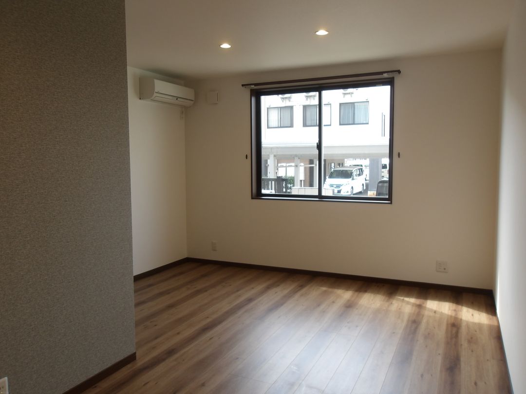 Modern 1K Apartment with Carport in Nagaoka, Niigata - Thumbnail 4
