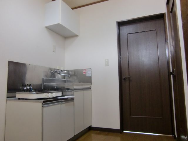 1K Apartment for Rent in Kashiwazaki, Niigata - 30,000 Yen - Thumbnail 3