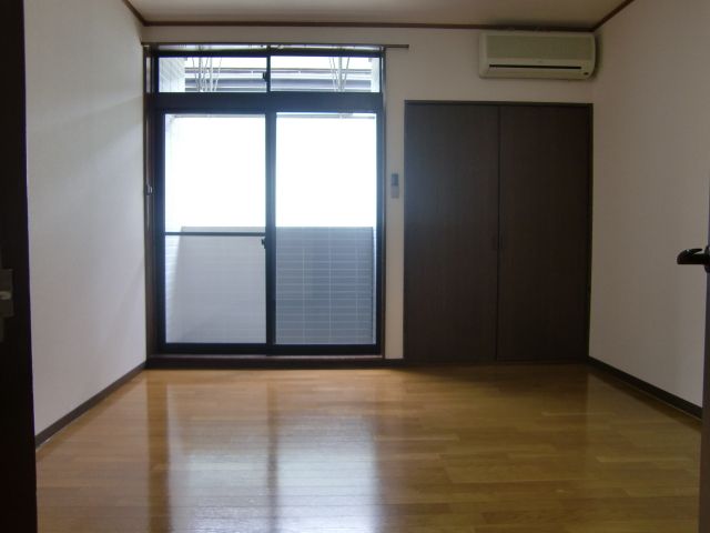 1K Apartment for Rent in Kashiwazaki, Niigata - 30,000 Yen - Thumbnail 2