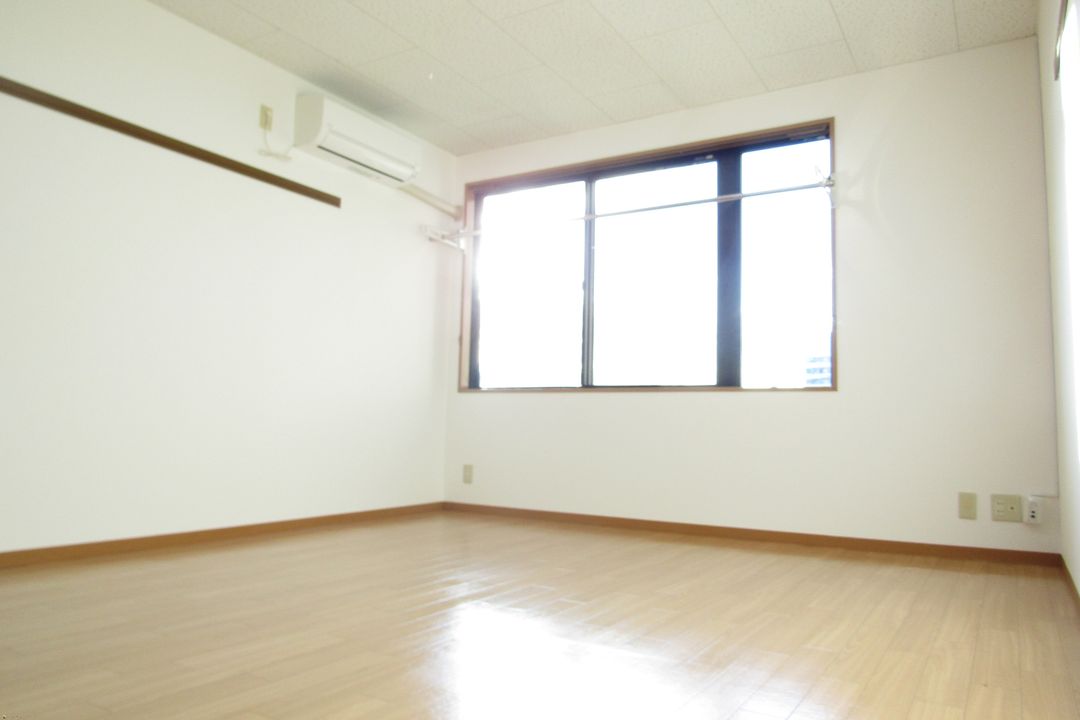 1K Apartment for Rent in Nagaoka, Niigata - Harmony Court - Thumbnail 3