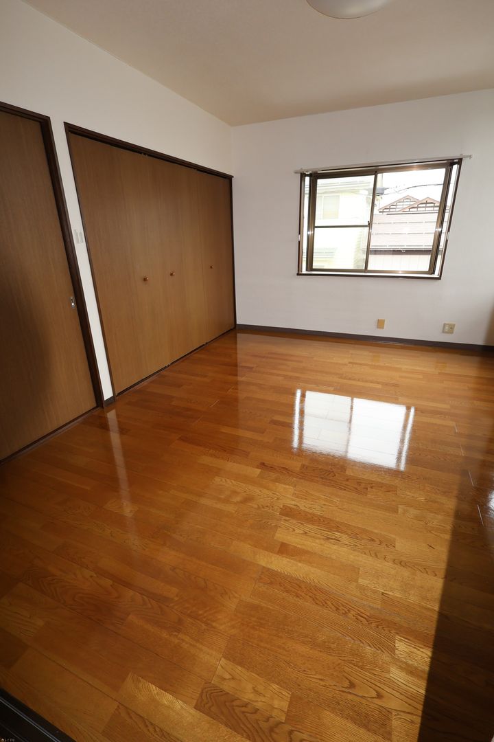 Spacious 2DK Apartment for Rent in Mitsuke, Niigata - Thumbnail 3
