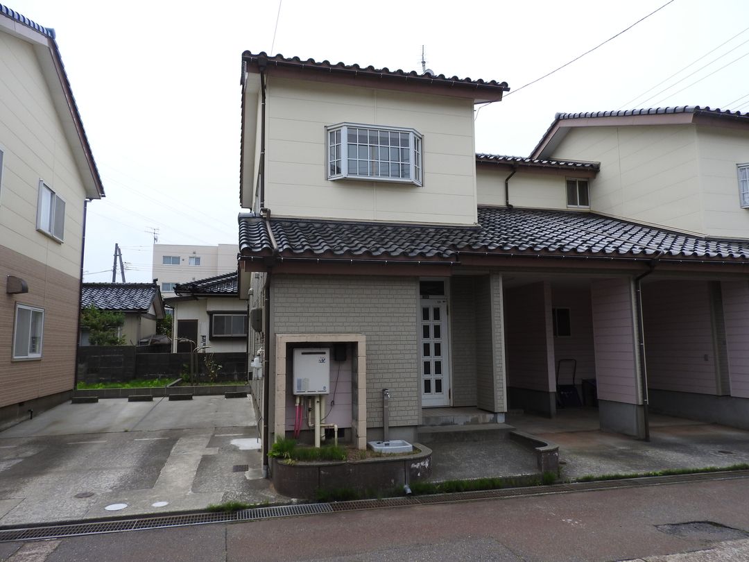 4LDK Maisonette Apartment for Rent in Kashiwazaki, Niigata - Thumbnail 2