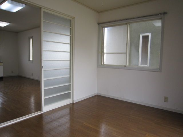 2LDK Apartment for Rent in Kashiwazaki, Niigata - Grand Maison - Thumbnail 4
