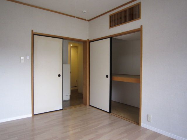 2LDK Apartment for Rent in Kashiwazaki, Niigata - Grand Maison - Thumbnail 2