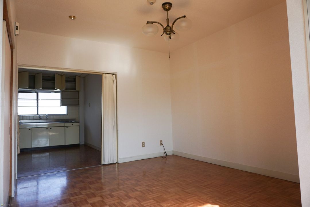 2LDK Apartment for Rent in Joetsu, Niigata - 45,000 Yen - Thumbnail 3