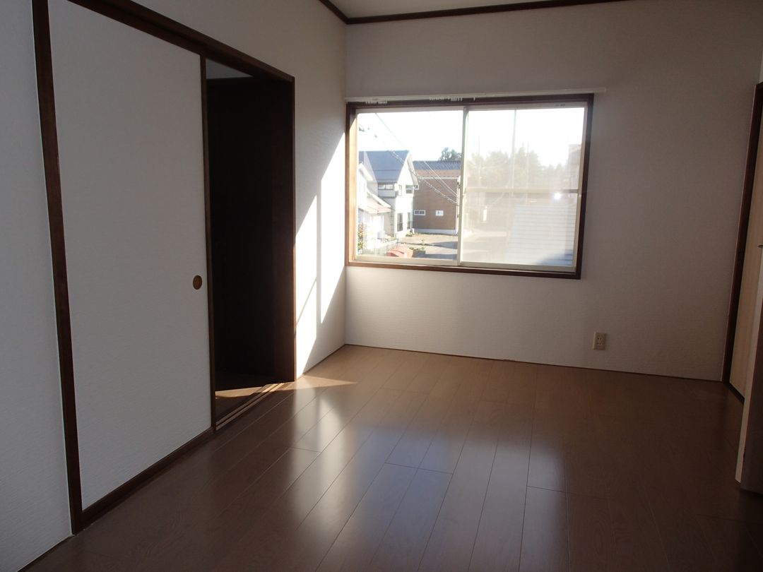 Renovated 2DK Apartment for Rent in Kashiwazaki, Niigata - Thumbnail 3