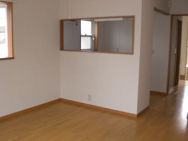 2LDK Apartment for Rent in Quiet Nagaoka, Niigata | 66.24 sqm - Thumbnail 2