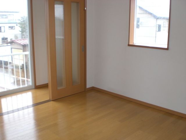 2LDK Apartment for Rent in Quiet Nagaoka, Niigata | 66.24 sqm - Thumbnail 4