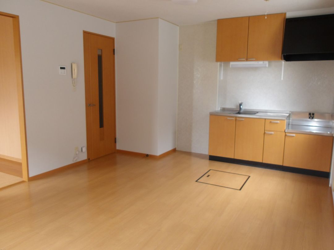 Renovated 2LDK Apartment for Rent in Nagaoka, Niigata - Thumbnail 4