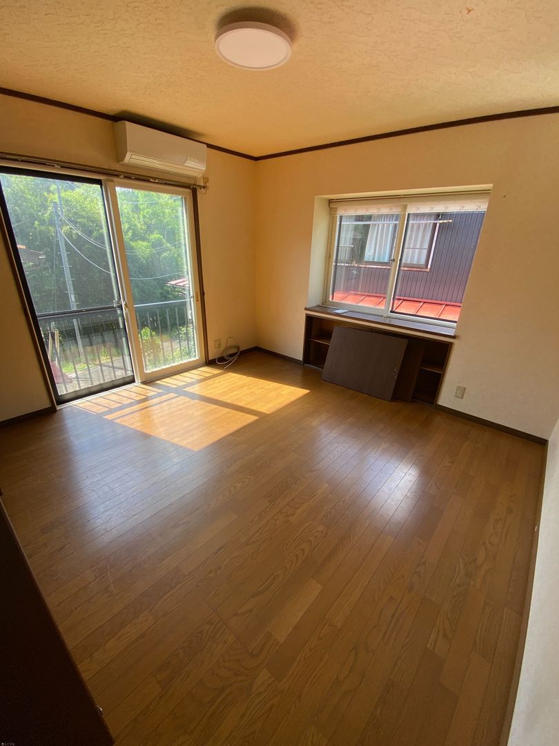 6LDK House for Rent with 4-Car Garage in Nagaoka, Niigata - Thumbnail 2