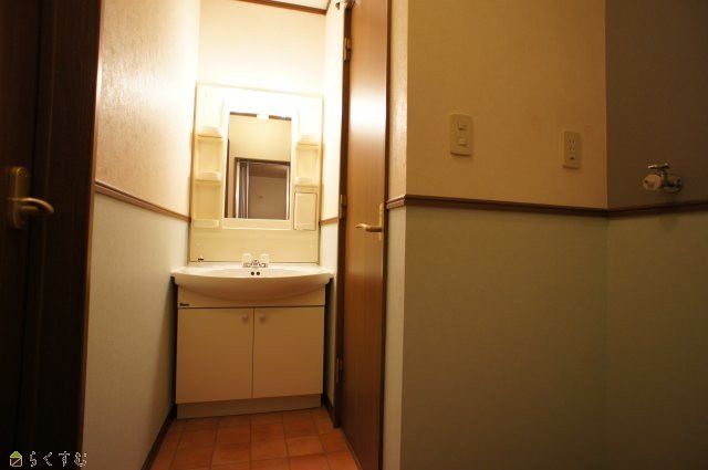 Big Y2 Building 2DK Apartment for Rent in Nagaoka, Niigata - Thumbnail 3