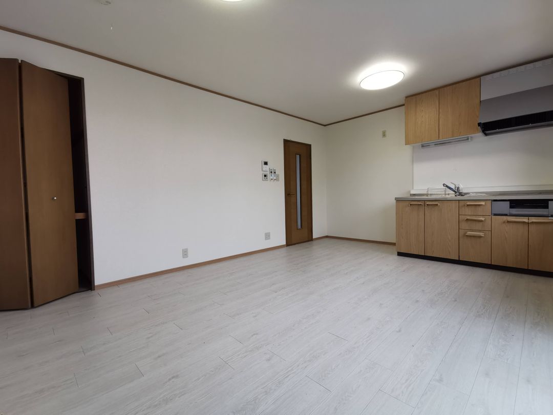 Solitario 1LDK Apartment for Rent in Mitsuke, Niigata - Thumbnail 2