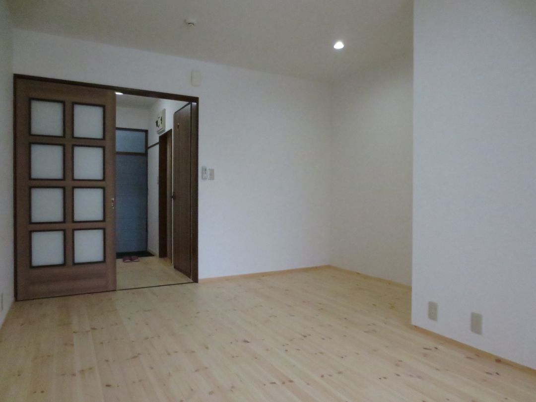 Renovated 1K Apartment for Rent in Kashiwazaki, Niigata - Thumbnail 3