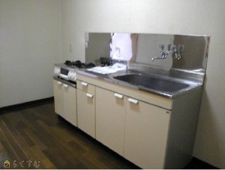 Sun Forest 1K Apartment for Rent in Kashiwazaki, Niigata - Thumbnail 4