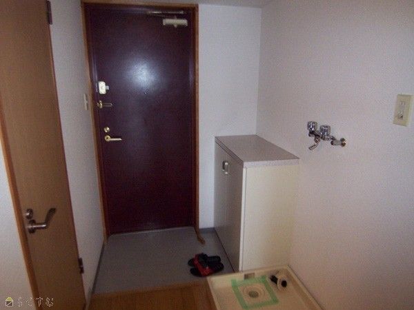 1K Apartment for Rent in Joetsu, Niigata - Pia Heim Takada - Thumbnail 2