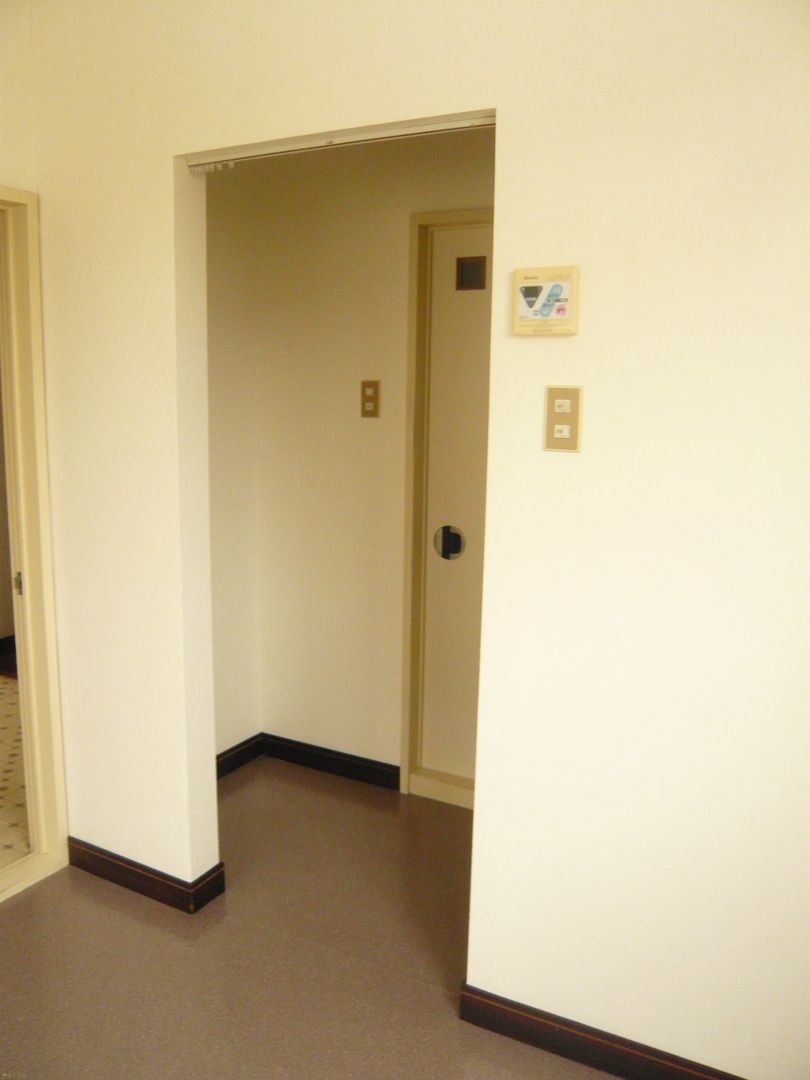Bright 2DK Apartment for Rent in Joetsu, Niigata - Thumbnail 2
