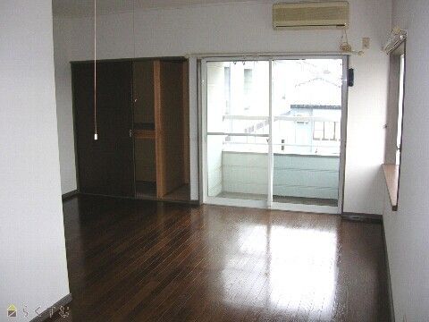 1R Apartment for Rent in Kashiwazaki, Niigata - 43.37 sqm - Thumbnail 4