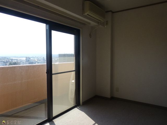 Urban Hills Nagaoka II 2LDK Apartment for Rent in Nagaoka - Thumbnail 3