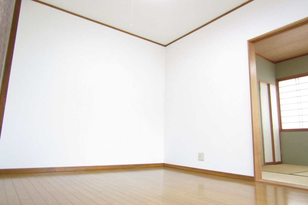 2DK Apartment for Rent in Nagaoka, Niigata - Maison Sun Lake C - Thumbnail 2